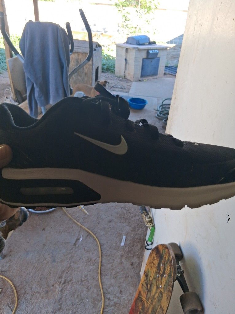 NIKE AIR MAX 90 SIZE 10.5