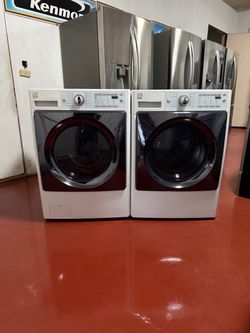 Set of washer machine kenmore and gas dryer. In perfect conditions and works perfectly. Washer machine capacity of 4.5 and dryer capacity 7.4. Deliver