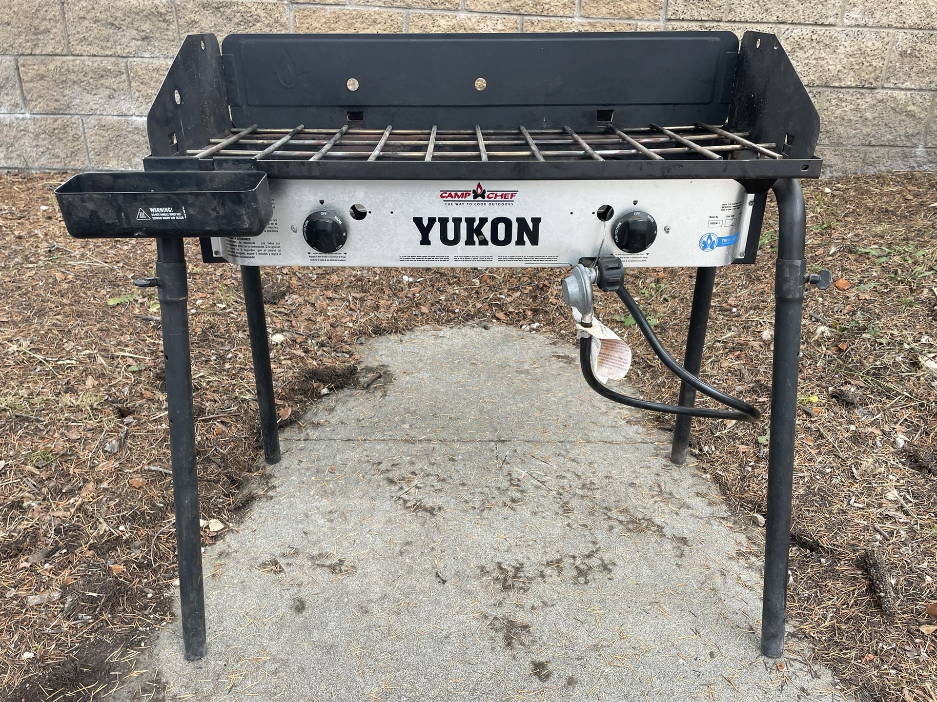 Camp Chef Used Yukon 2 Burner Stove & Camp Chef carry bag OBO