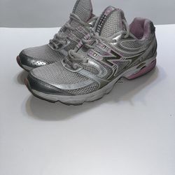 New Balance  Susan G Komen  Edition 