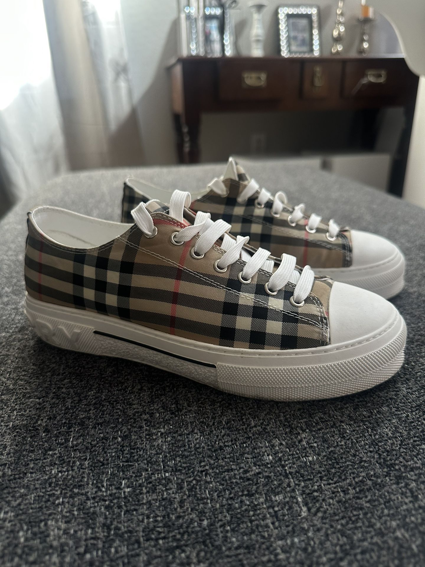 Burberry shoes