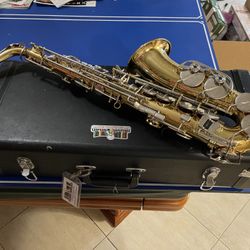 Saxophone 