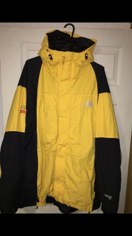 Men’s North Face Jacket - Size XL