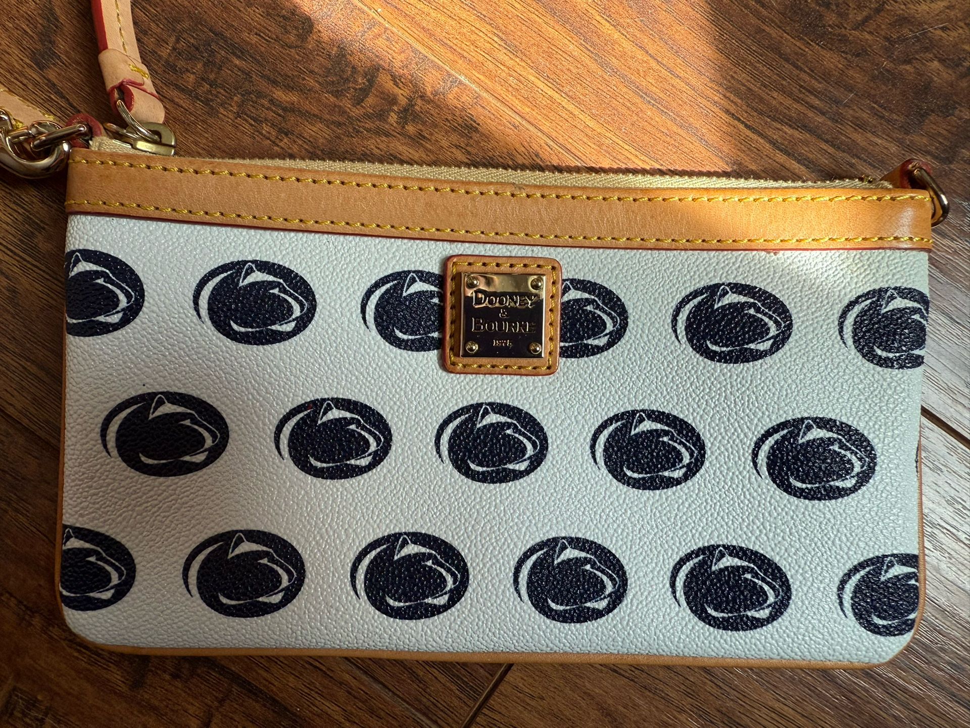 Dooney And Bourke Penn State Wristlet New