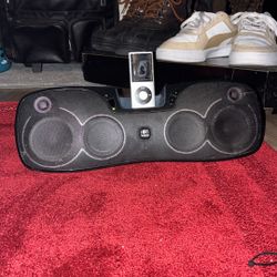 Logtech Speaker And Mini iPod 