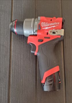MILWAUKEE 1/2" Hammer Drill Driver