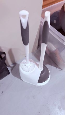 CLOROX PLUNGER & TOILET BRUSH W/ CARRY CADDY