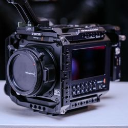 Blackmagic Design PYXIS 6K Cinema (EF Mount) + Tilta Cage Kit