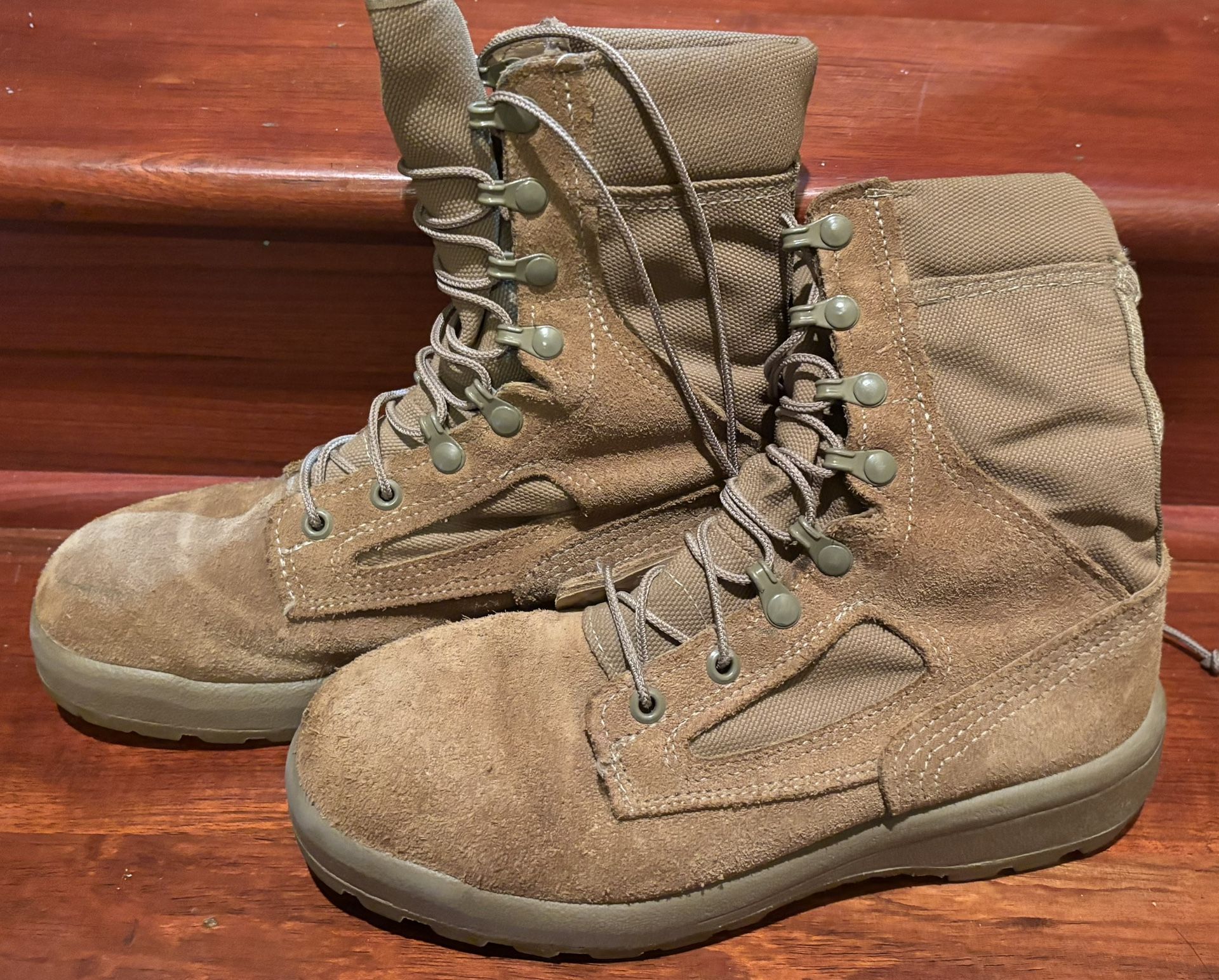 Military Surplus Belleville GoreTex Combat Boots, Men's Size 8