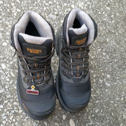 BRAND NEW. MENS 9.5 GEORGIA BOOTS  PROTECTIVE TOE