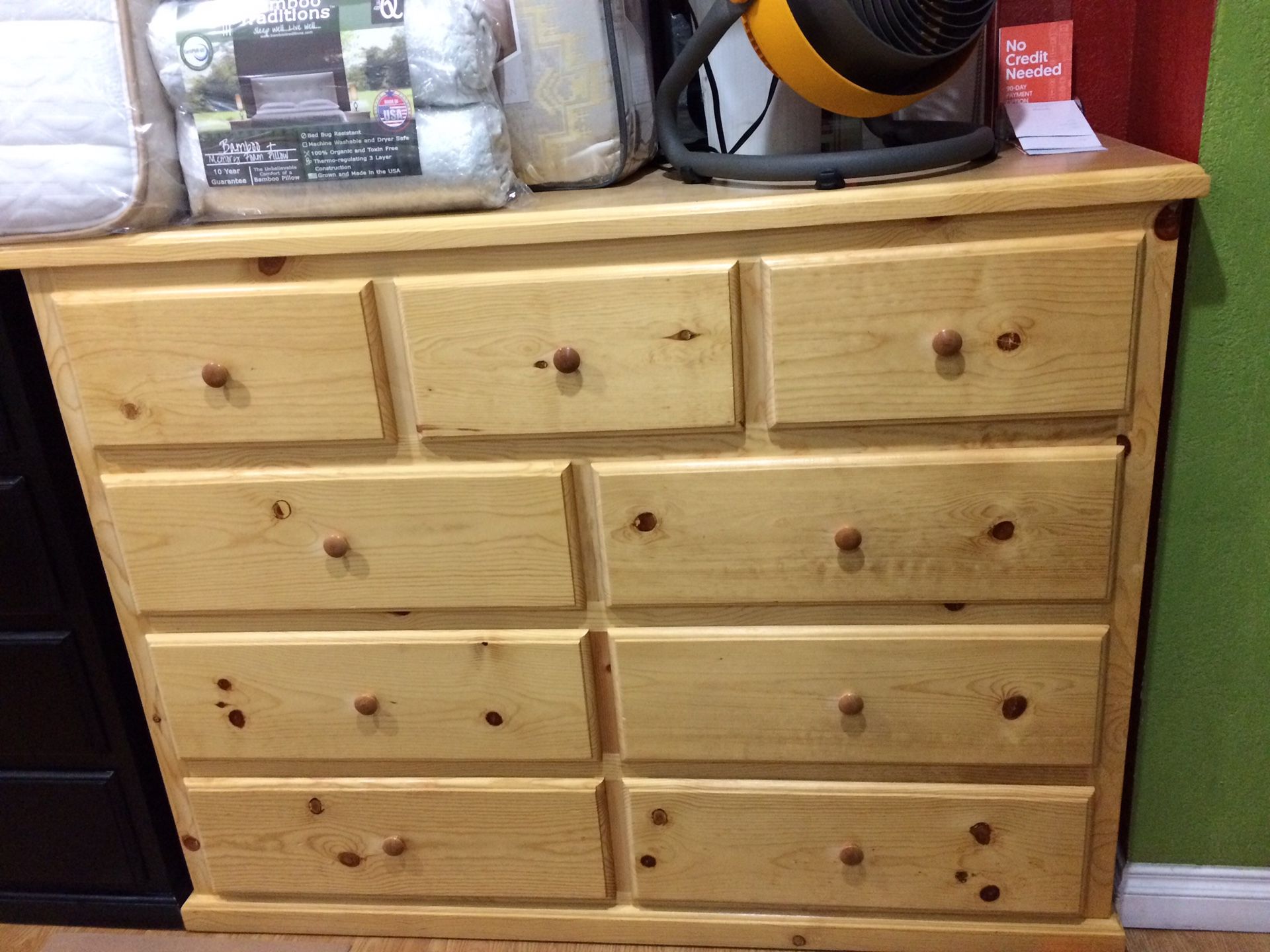 Pinewood Drawer Dresser