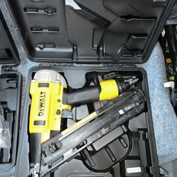 DEWALT Pneumatic 15-Gauge DA Nailer