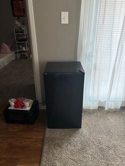 Mini fridge