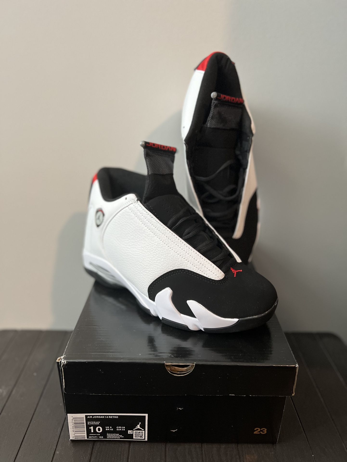 Air Jordan 14 Retro Black Toe 2024
