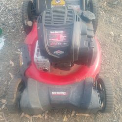 21" Yard Machines Lawn Mower 