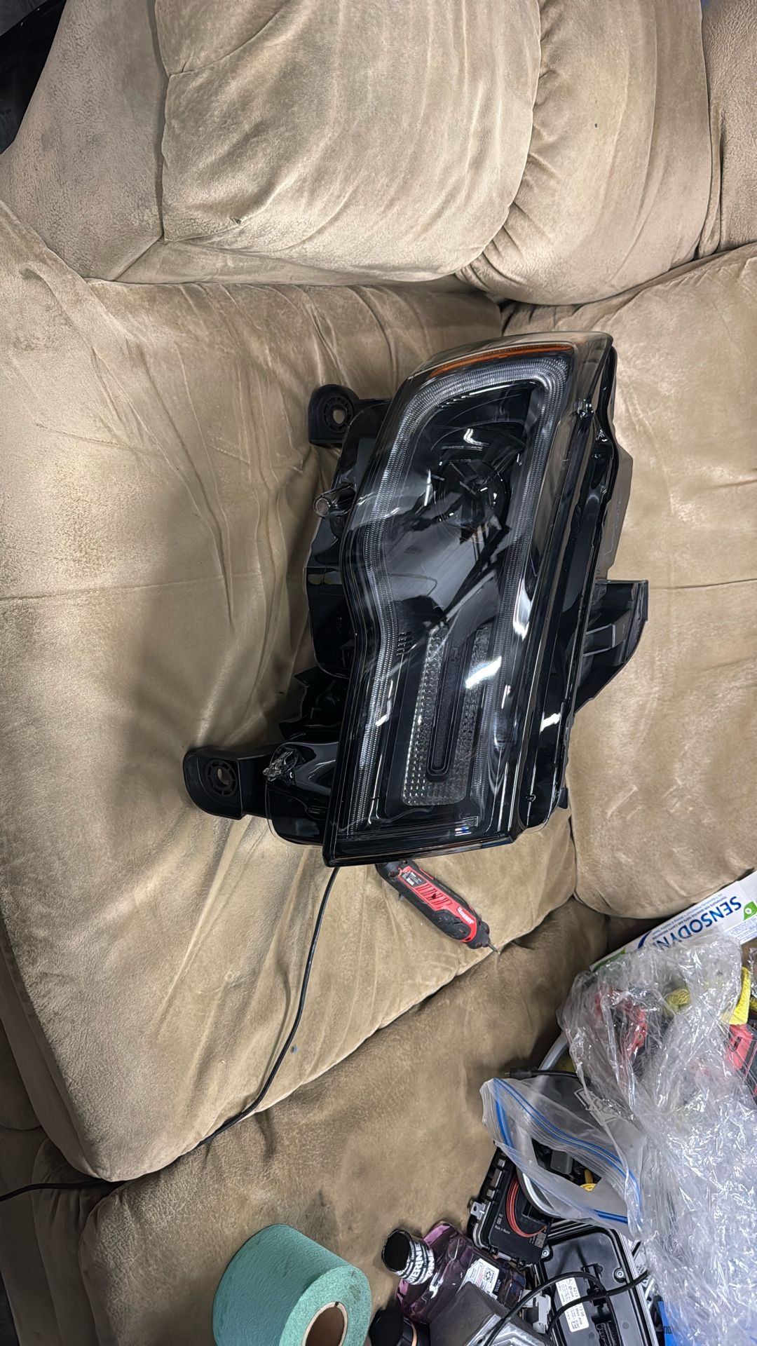 2017 2021 Jeep Gran Cherokee Right Headlight,