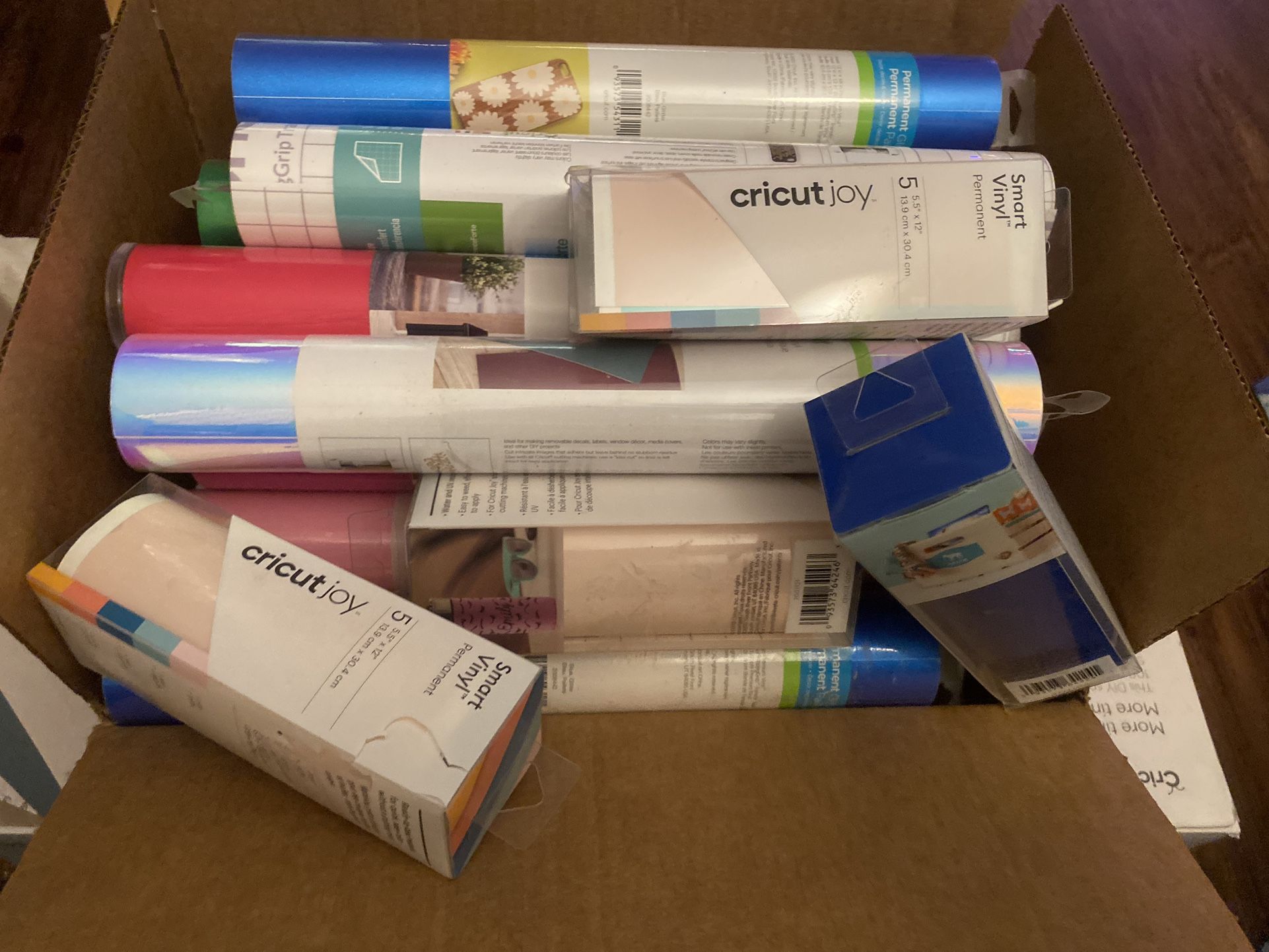 cricut explore air 2 with tools and vinyl