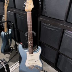 Fender Mim Strat With Noiseless Pups And Kill switch 