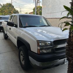 2003 Chevy Silverado 2500HD  6.0 Gas