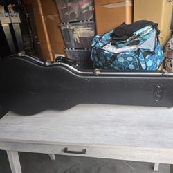 SKB GUITAR HARD CASE