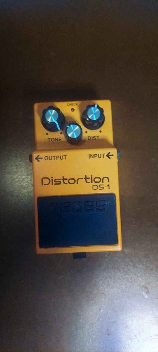 Boss DS-1 Distortion Pedal