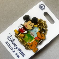 Mickey Mouse & Pluto Pin