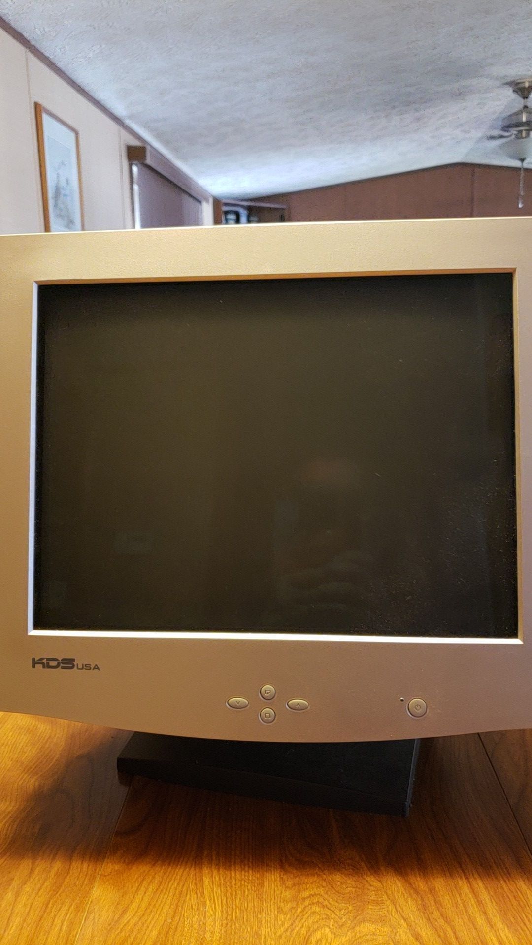 13 inches desktop monitor