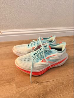 Brooks Hyperion 3 - Women’s Size 7