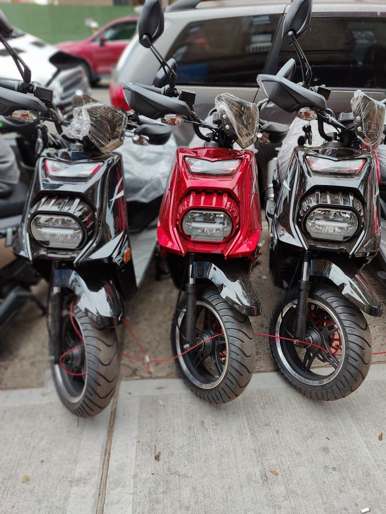 BRAND NEW MARSHALL 150CC GATOR GASOLINE MOPED SCOOTER!