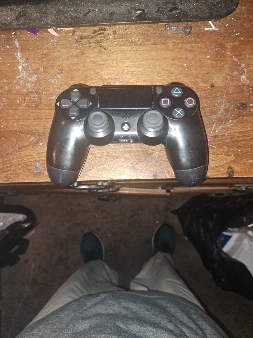 PS4 Controller