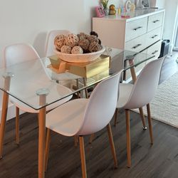 Dining Room Table & Chairs Set 