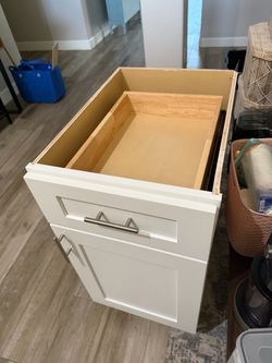1 - 18” shaker style cabinet with drawe