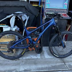 2018 Yeti SB5 Large Full Carbon Suspension Bike 27.5