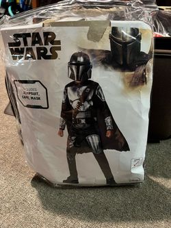 The Mandalorian Halloween Costume for Boys (Mask and Cape Included) – Size Large (13-14), for Boys Aged 8–10