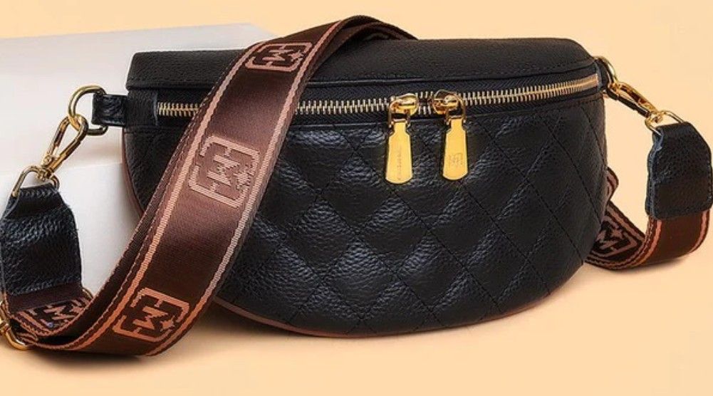 MYRA Black Leather Crossbody Bag Excellent Condition Fanny Pack