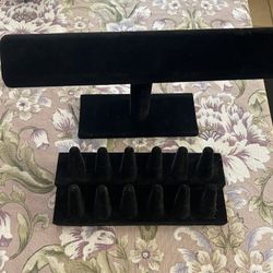 Jewelry holder for rings and bracelets
