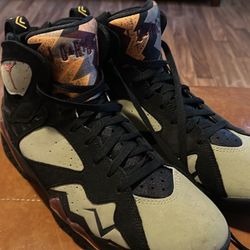 Black/green  Air Jordan’s Size 13