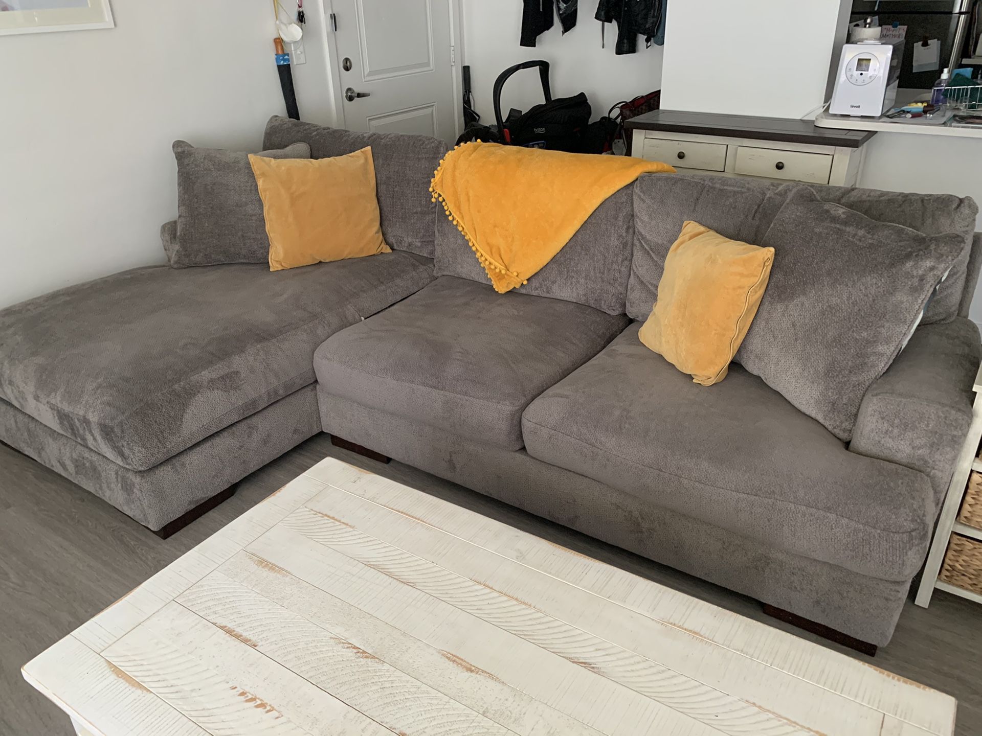 Gray ‘Ashley Furniture’ Right Facing Sofa Chaise