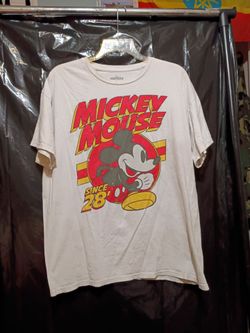 Disney mens Mickey Mouse Classic " Since 28 Vintage Style White T-shirt. Size L.