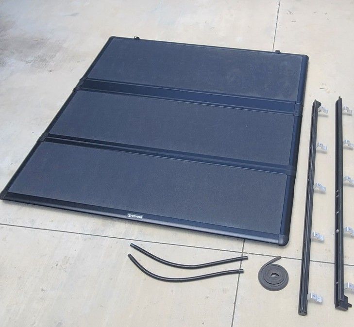 Toyota Tundra Tonneau Bed Cover