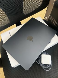 MacBook Air Final Cut Logic Pro 12 Photoshop Premiere Office