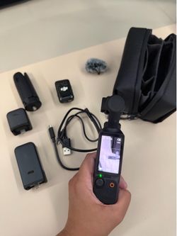DJI - Osmo Pocket 3 Creator Combo 3-Axis Stabilized 4K