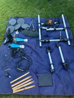 Yamaha DTXplorer Electronic Drum Set Complete Kit