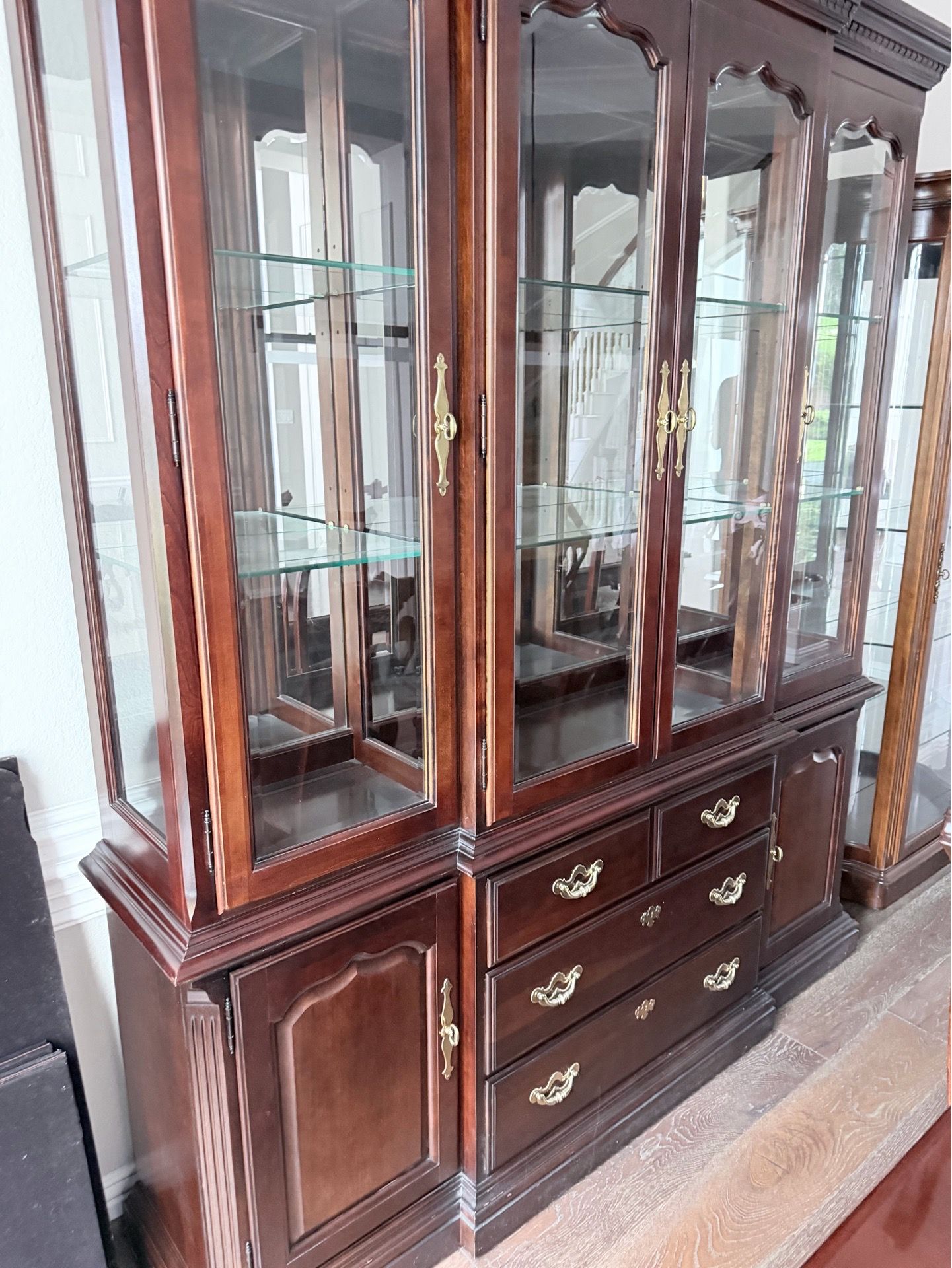 Large Chippendale Mahogany China Cabinet – Mirrored Back, Glass Shelves