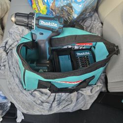 Makita set drill battery and charger brand new never used