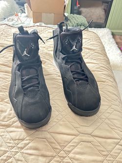 Men’s Jordan’s true flight  size 11