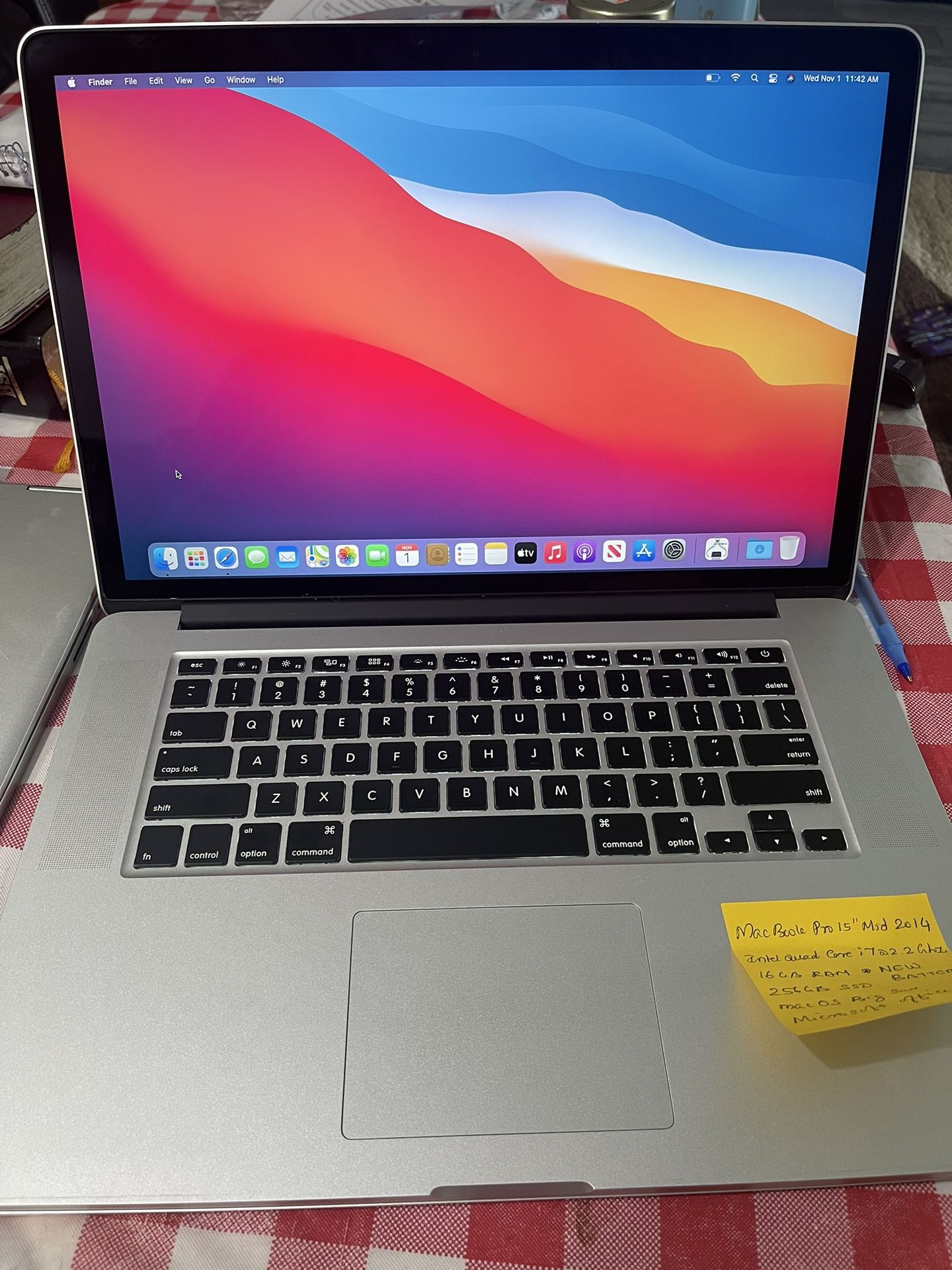 MacBook Pro 15” Mid 2014 Intel Quad Core 16gb Ram, 256gb SSD