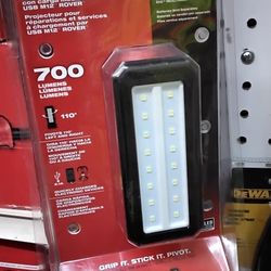 MILWAUKEE ROVER M12 SERVICE & REPAIR FLOOD LIGHT W/USB CHARGING (TOOL ONLY)
