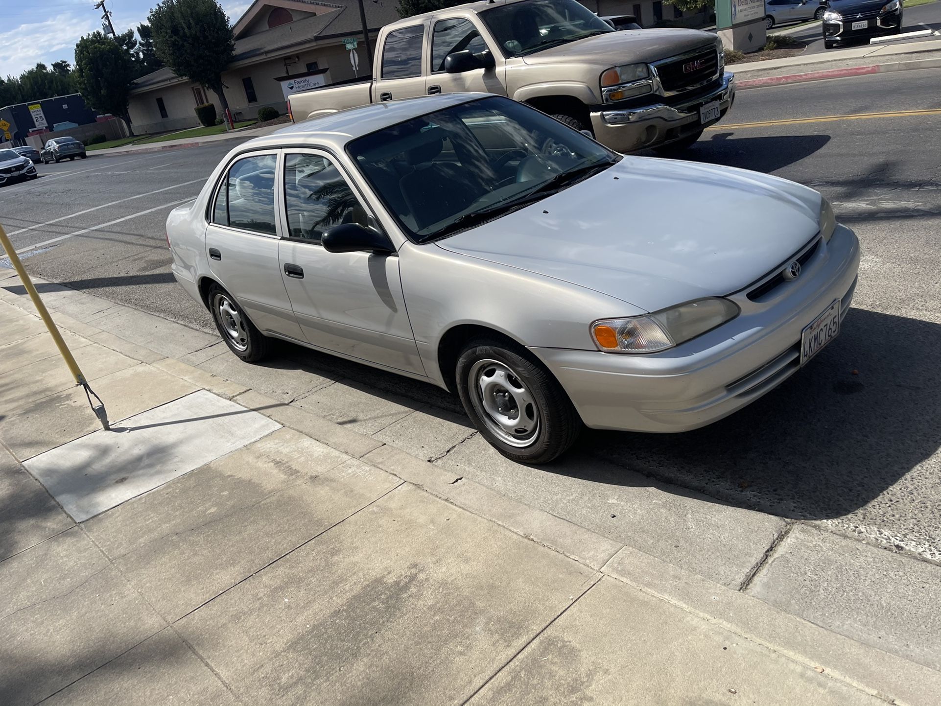 2000 Toyota Corolla
