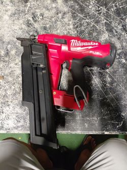 Milwaukee m18  fuel 21" framing nailer